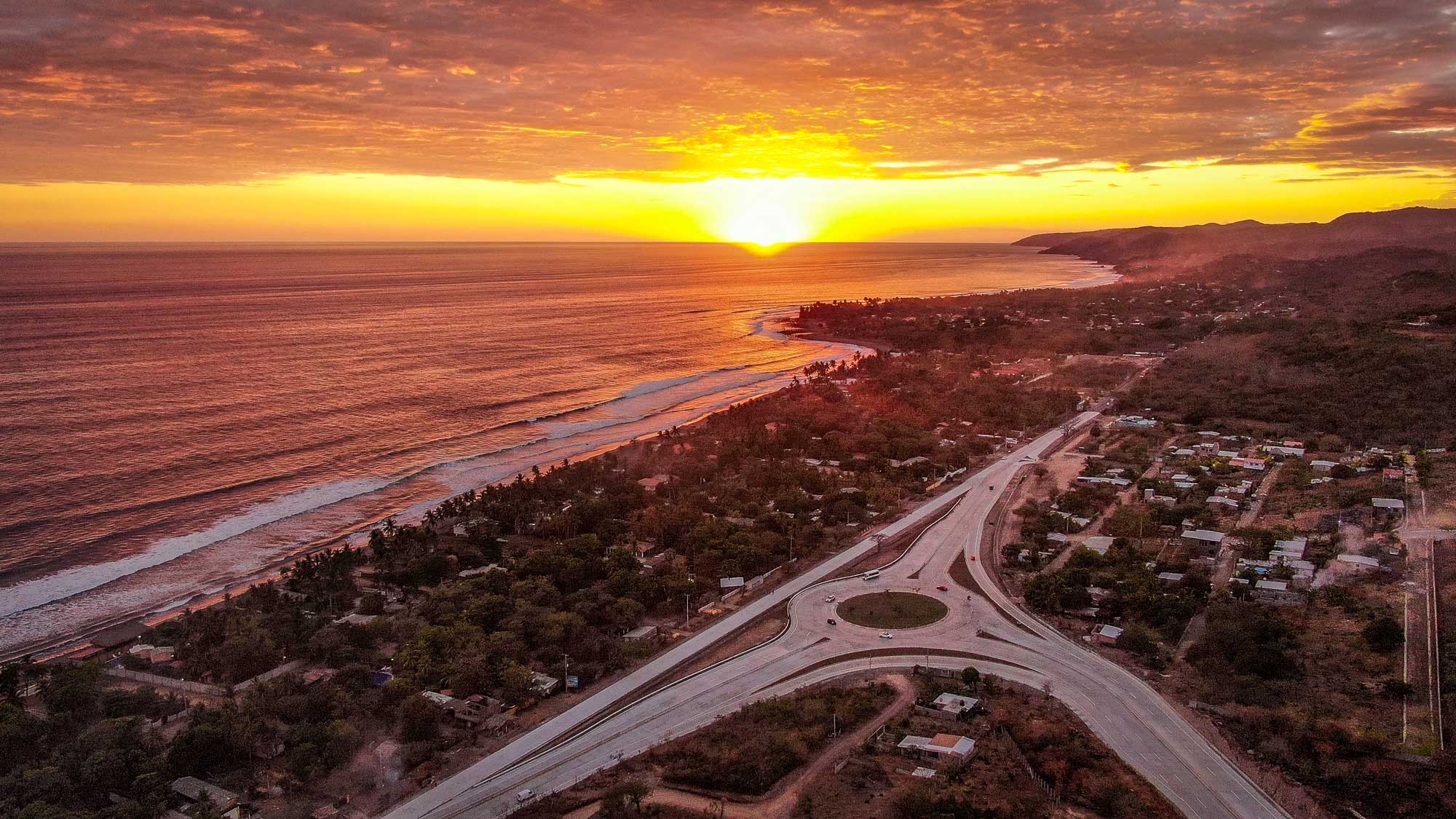 Camino a Surf City | El Salvador